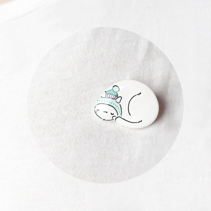Sleeping cat - white mint pink summer cat fashion - hand painted polymer clay brooch rusteam