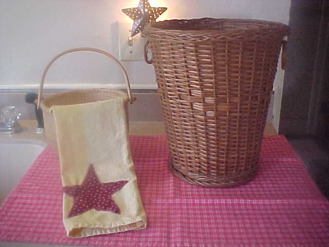 Vintage Natural Wicker Trash Basket Shabby Chic Bathroom Bedroom Boudoir Decor Home Decor
