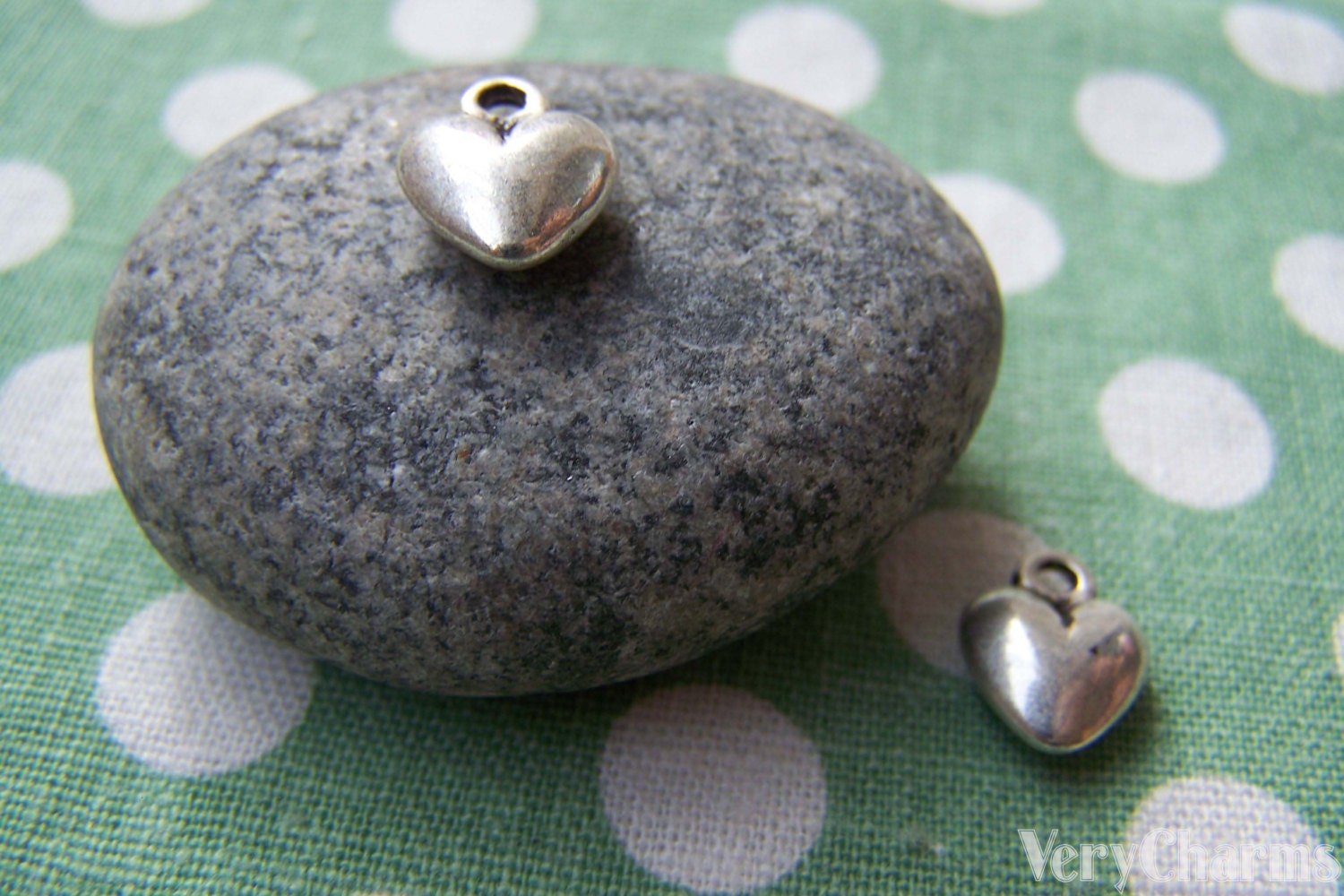 20 pcs of Antique Silver Lovely Heart Charms 9mm A914