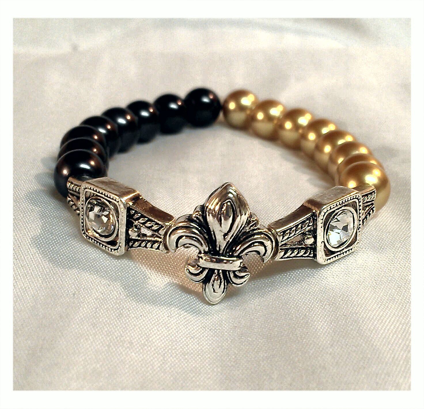 New Orleans Saints Bracelet and Earring Set/ Fleur De Lis Bead Bracelet/ Saints Bead Earrings/ Fleur De Lis Earrings/ FREE SHIPPNG