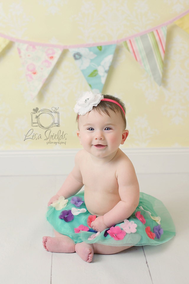 Super SALE Designer's Choice Bunting, Shabby Chic Banner Featuring 5 Large Flags. Garland Banner, Photo Prop, Decoration.