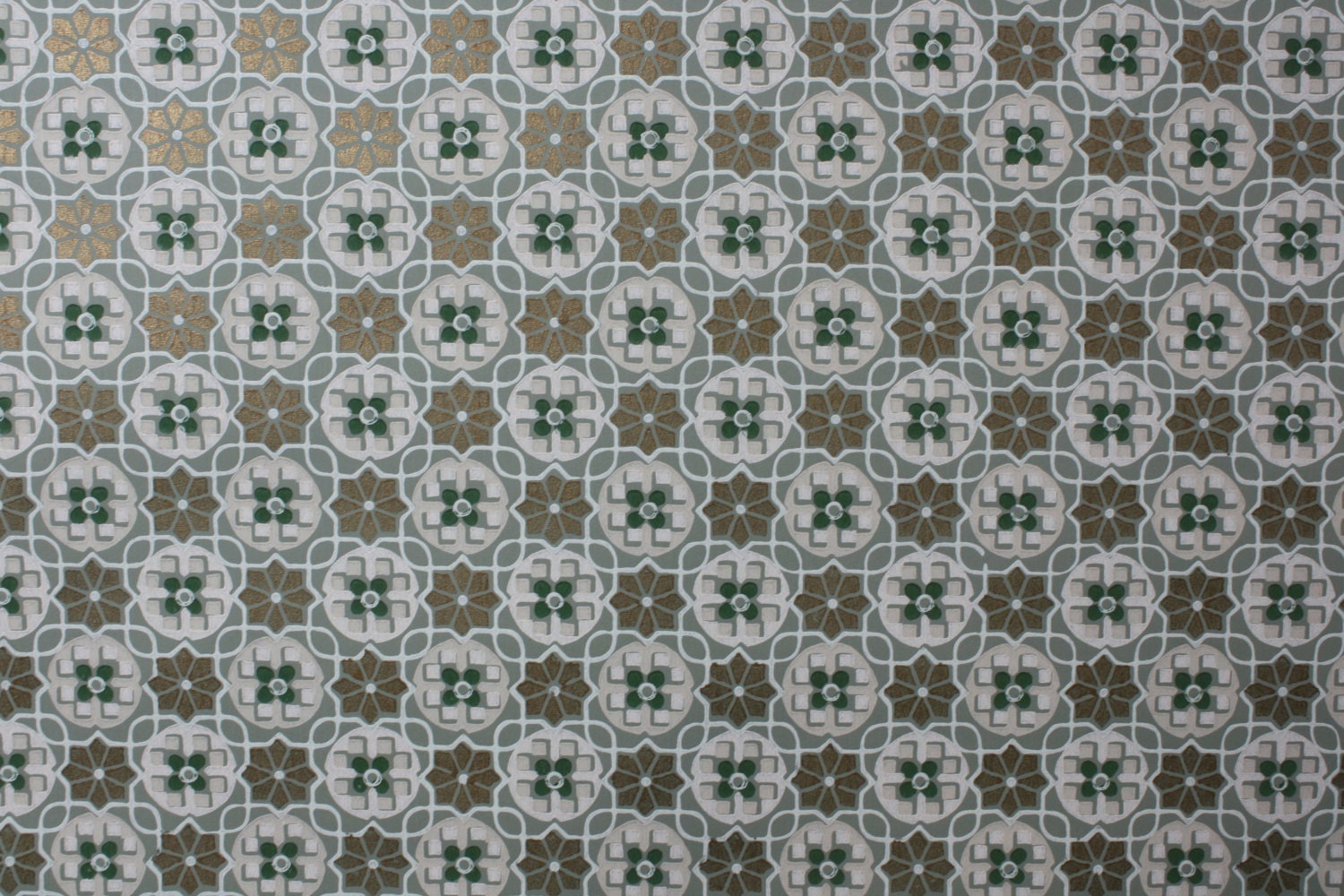 1940's Vintage Wallpaper Metallic gold white and green geometric pattern