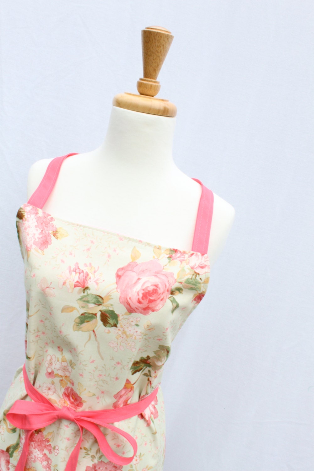 Walk in the Rose Garden Pink Apron - veryprettythings