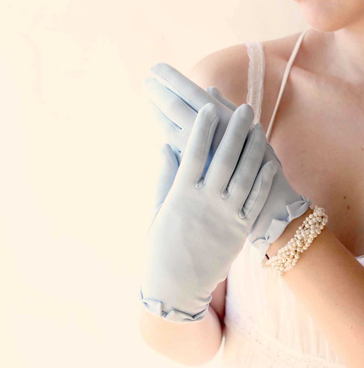 Periwinkle blue vintage gloves - bows at wrists - Something blue, bridal gloves