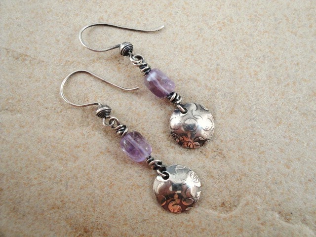 Amethyst and round disc earrings. Sterling silver. Stamped. Textured. Fun. Free style. Purple. Free shipping