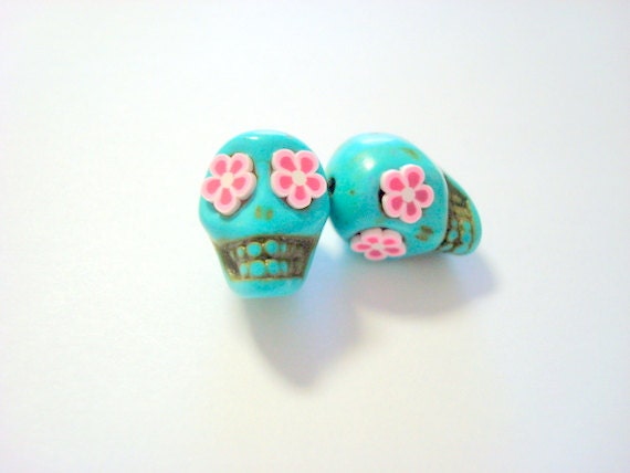 Tiny Pink Flower Eyes in Turquoise Day of The Dead Skull Beads-12mm