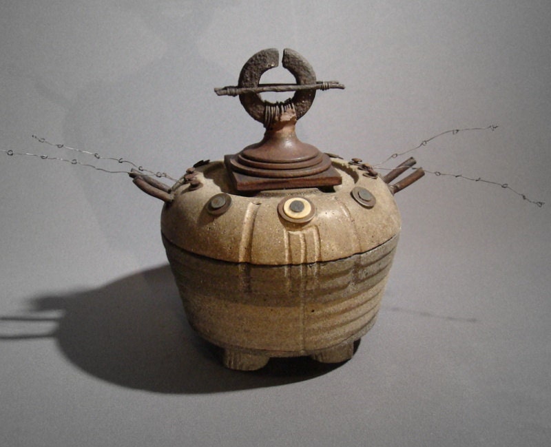 CHIKA HAKASHO - Urn or Reliquary - Concrete, Iron, Found Objects