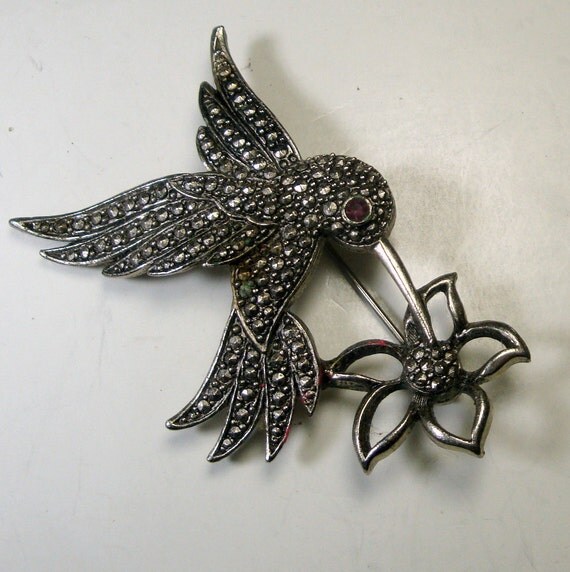 Avon Signed Hummingbird Brooch Red Eyed Bird by VintageStarrBeads
