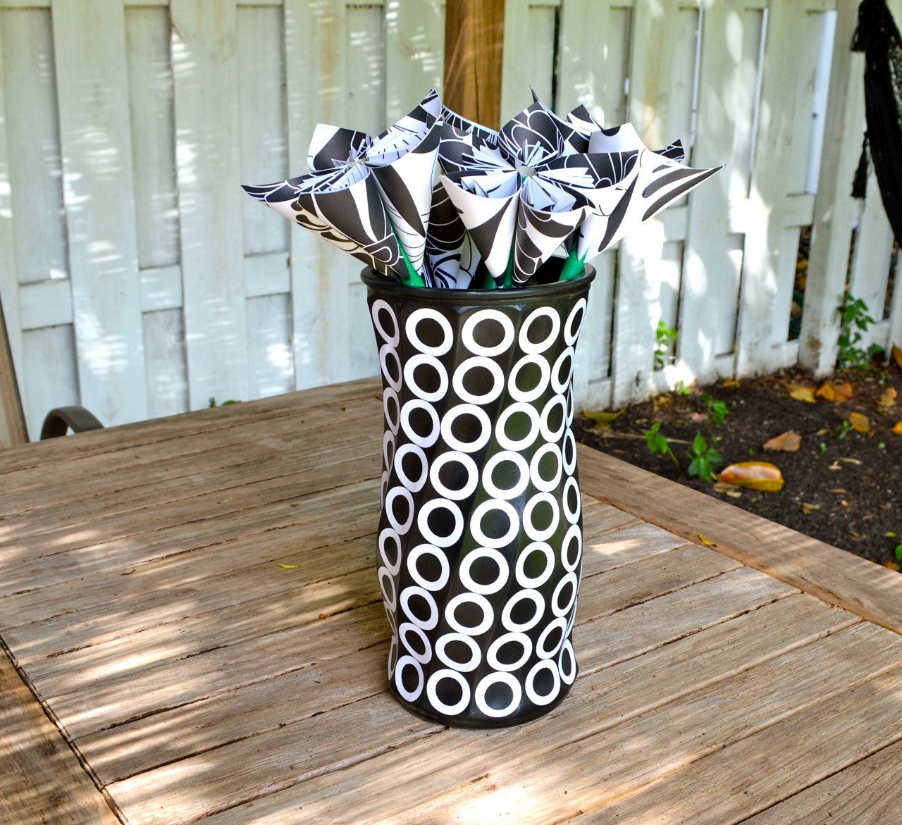 Black and White Retro Inspired Glass Vase (Large Circles)