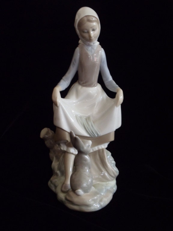 Lladro Porcelain "Rabbit's Food" Vintage 70's Figurine