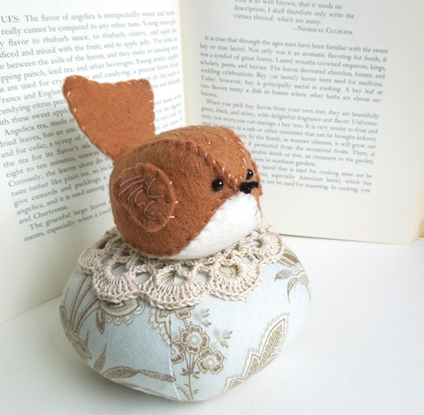 Brown Felt Bird Blue Floral Pincushion Tuffet
