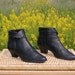 Vintage 80s Black Leather Ankle Boots Cuffed Side Zip Like New Small Heel Womens Size 7 M
