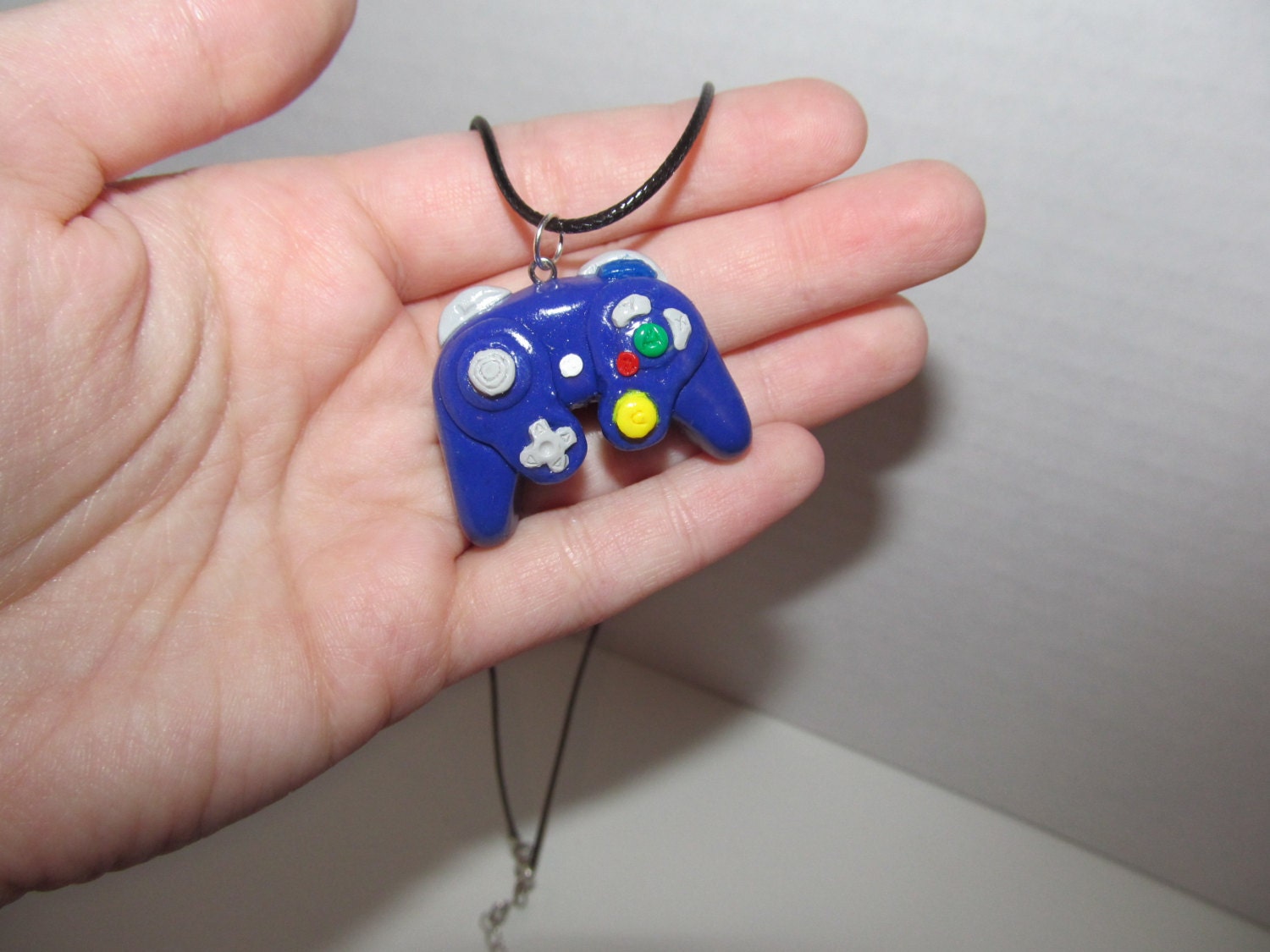 Nintendo GameCube - Game Cube retro Controller charm necklace