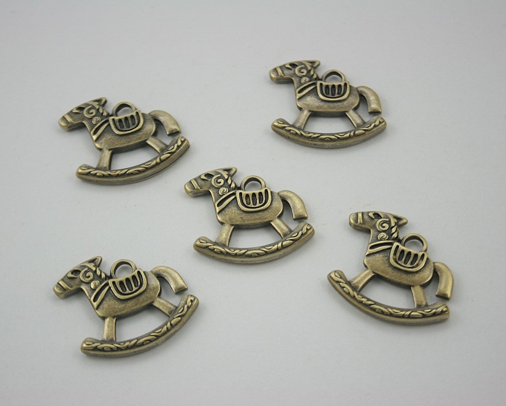 5 pcs.Zinc Antique Brass Vintage Rocking Horse Charms Pendants Decorations Findings 23 mm. RC3