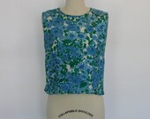1950s Blouse / Blue Green Cream Floral Print / Button Back / 50s 60s 1960s Jackie / Size Small S XS