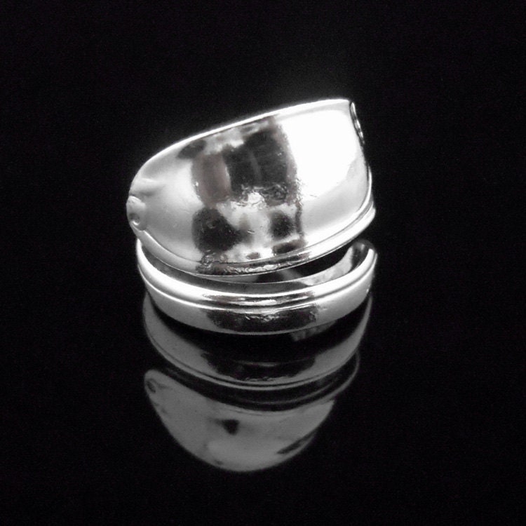 Spoon Ring - White Orchid