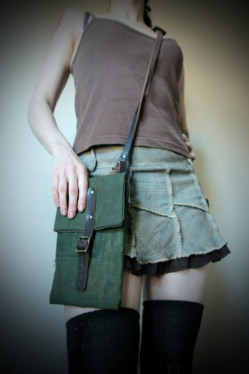 Vintage canvas green army bag