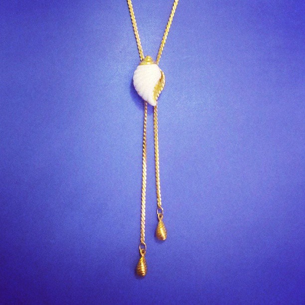 Vintage Shell Bolo Tie Necklace