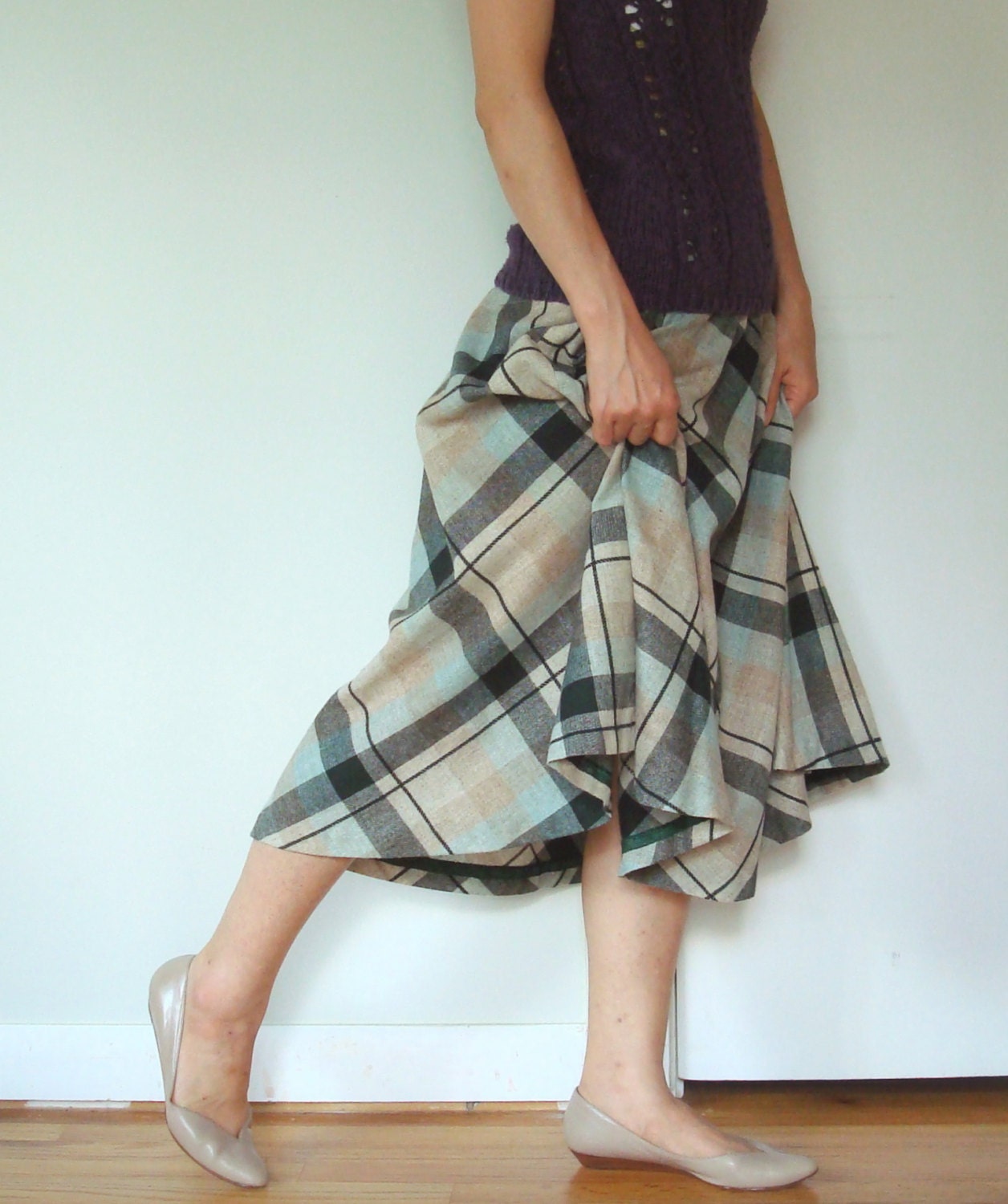 vintage women beige brown hunter green plaid flared high waisted A-line full circle skirt (small)