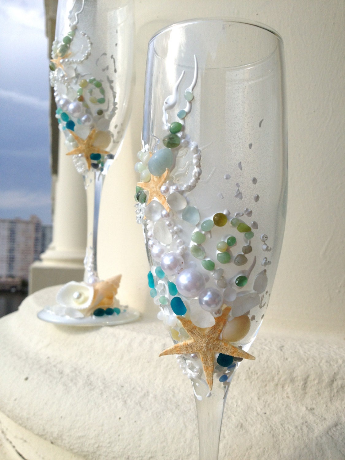 Starfish wedding champagne glasses, beach wedding toasting flutes in white, water blue and green