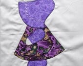 Beautiful Applique & Embroidered SUNBONNET SUE 12" Quilt Block Square No. 34