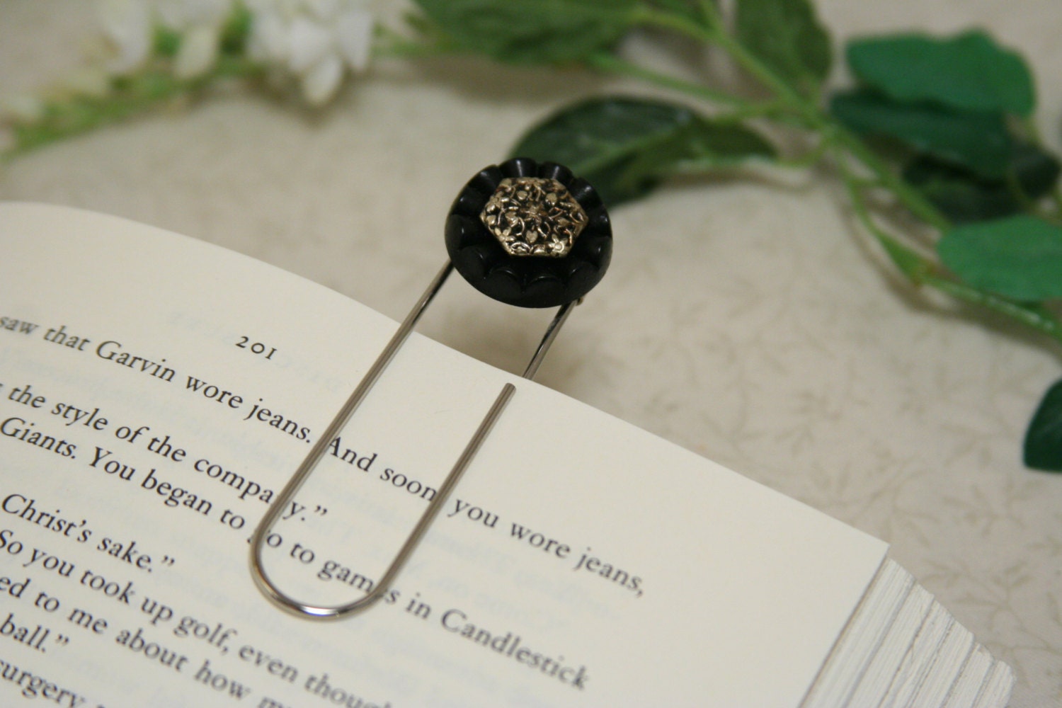 Clip Bookmark - Paper clip bookmark - made with two beautiful buttons.