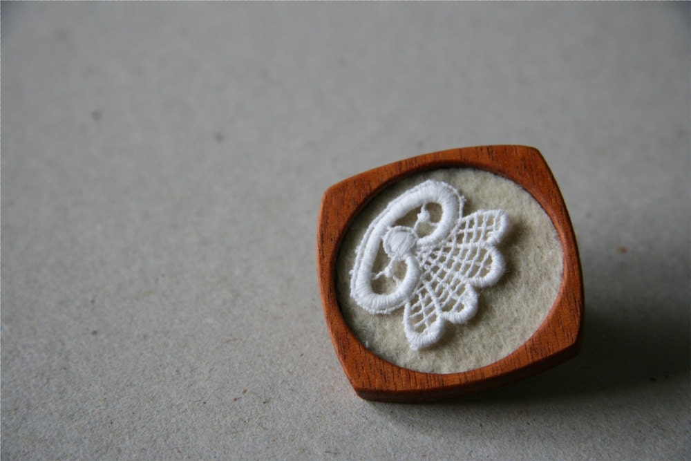 Crisp White Vintage Lace Flower on Cream Sand Coloured Felt Wooden Brooch, Lace and Mahogany Series
