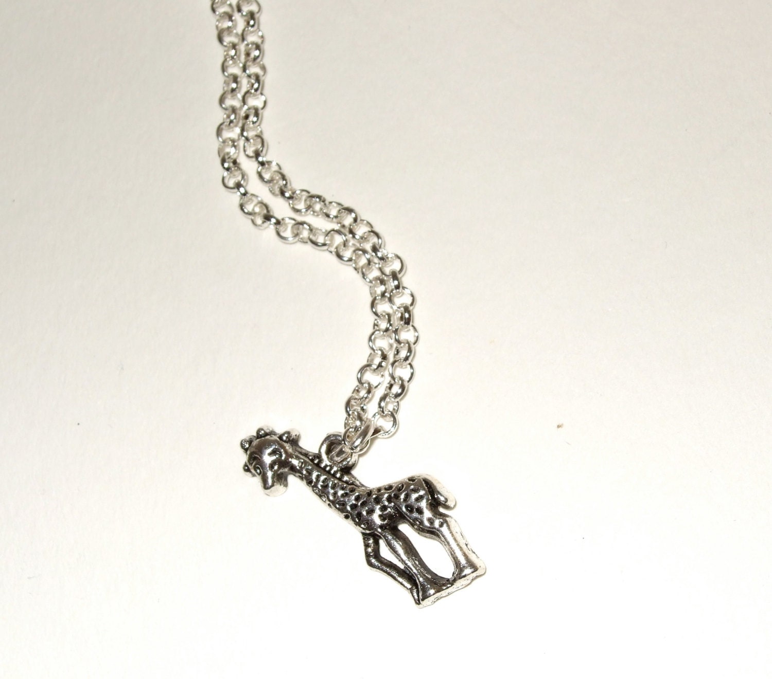 Giraffe Necklace AnimalCharm Pendant Simple Necklace Everyday Jewelry