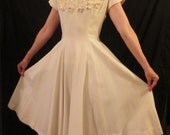 DREAMY DAISY vintage tea dress - waffle pique - embellished - circle skirt - Marlene original xs s