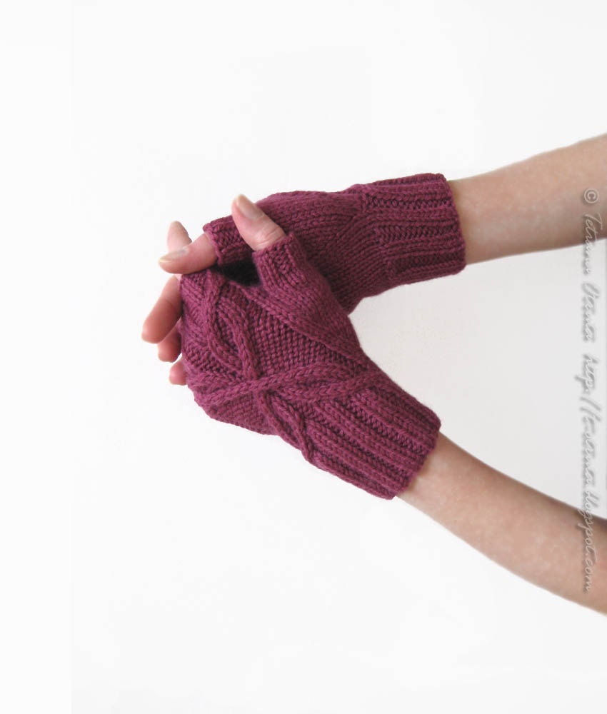 Hand knit gloves in rose pink, fingerless mitts, gift for women, berry purple