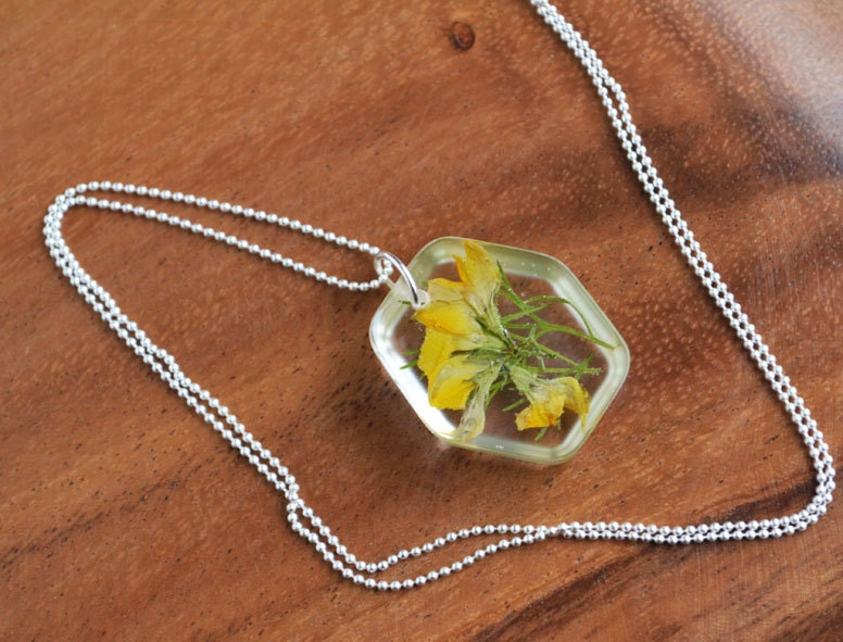 Real Flowers in Resin,Yellow Wood Sorrel Flowers in Resin, Real Flower Jewelry,  Botanical Necklace,