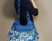 Aspen bag in navy blooms