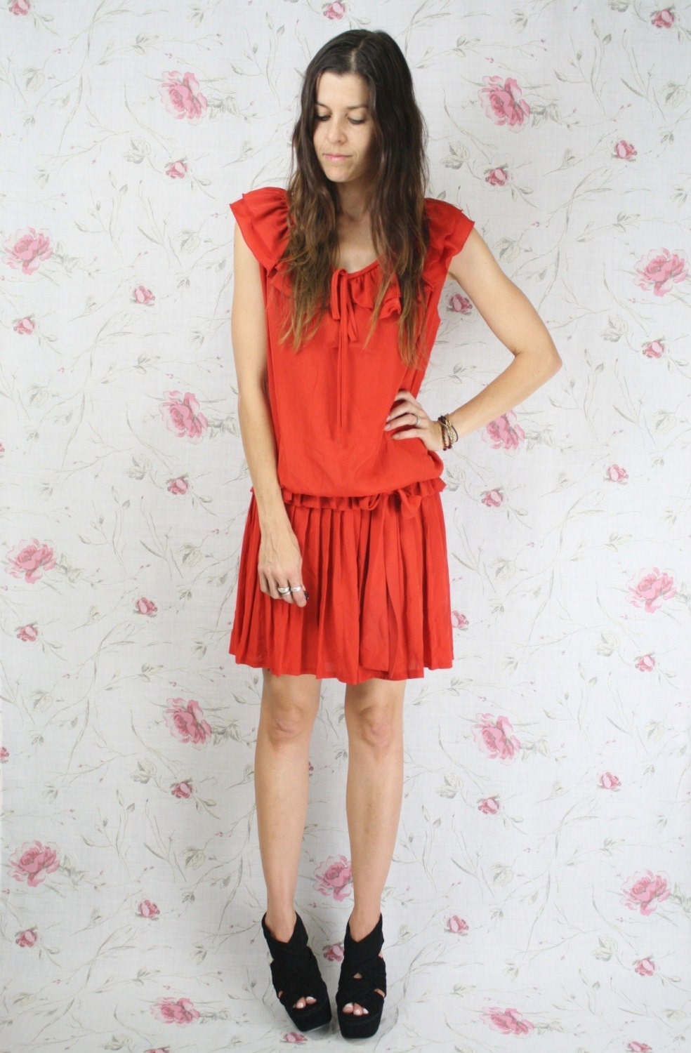Vintage red ruffle dress - low slung peplum waist sleeveless flippy skirt 80s M-L