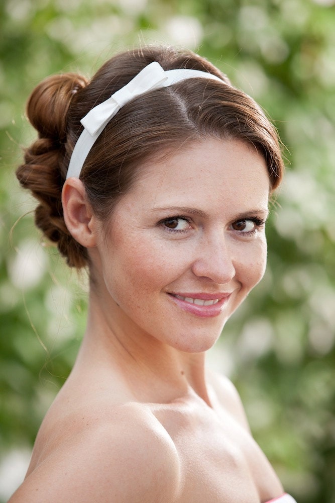 Hair accessory, ribbon in ivory with a little bow, made of pure silk, by noni- mode