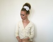 White Flower Feather Bridal Hair Comb - Hair Bun Bridal Wedding Comb - Feather Hair Comb