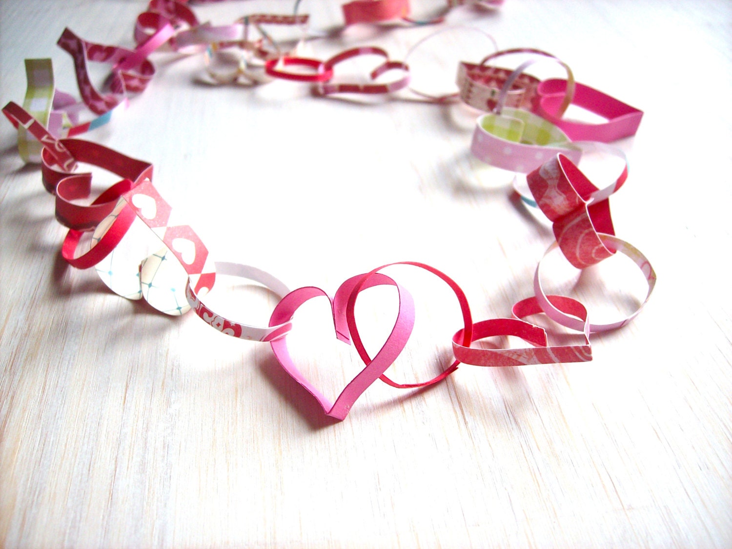 Valentines Decoration: Valentines Garland, Banner, Paper Hearts, Decor, Party, Pink, Red, White, Valentines Day - 5 Feet