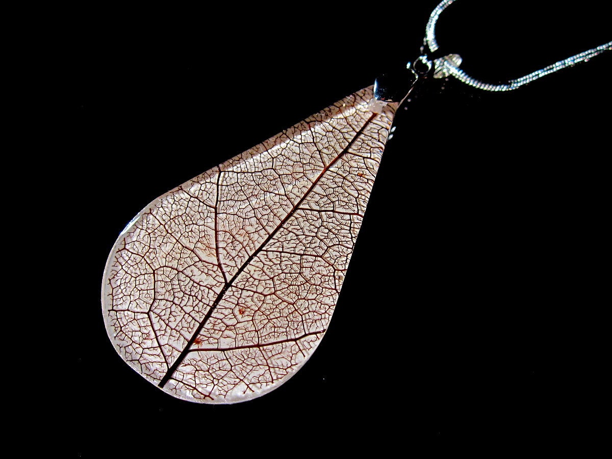 Skeleton Leaf Necklace, Salal (Gaultheria shallon), Leaf Jewelry, Plant Jewellery