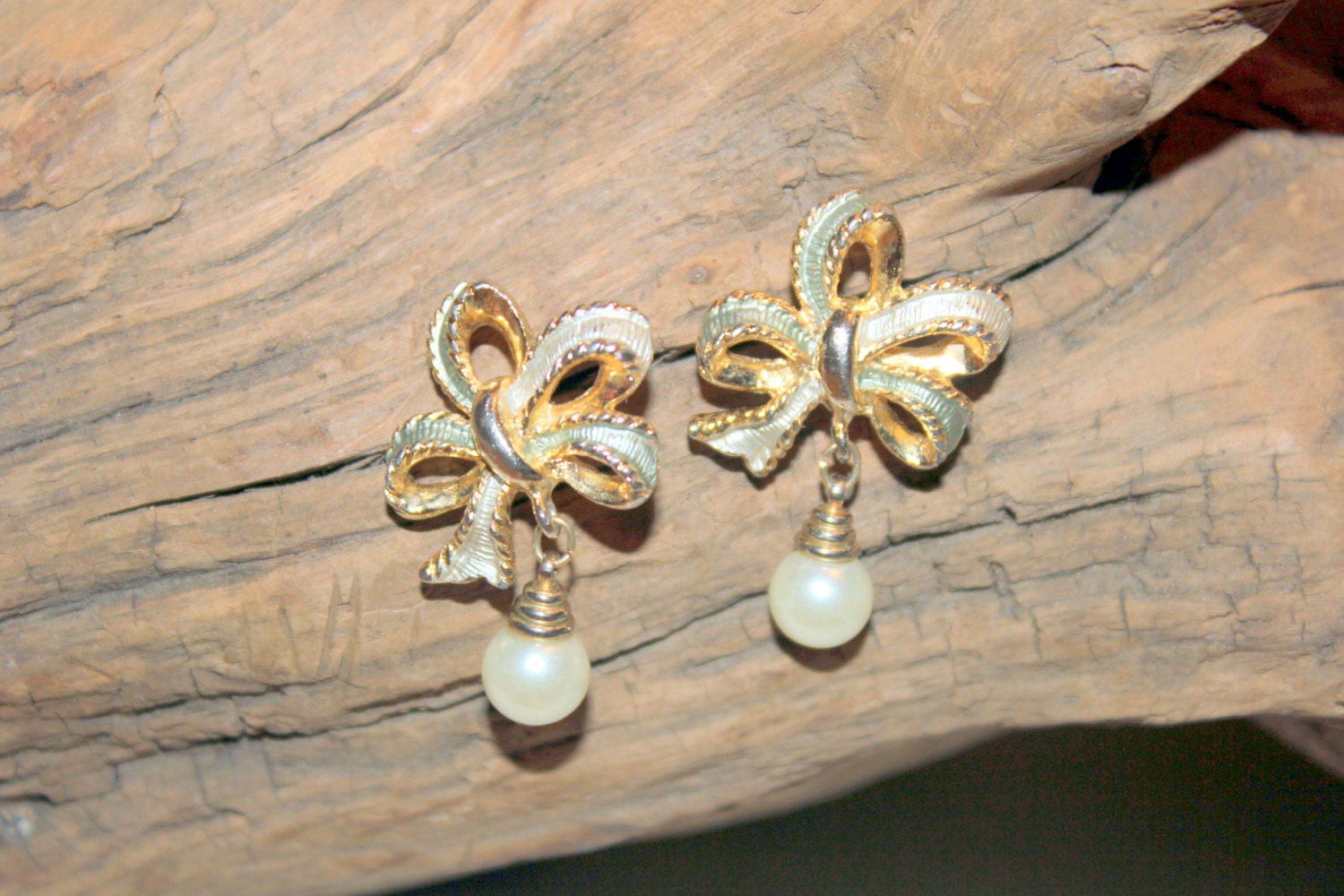 Vintage Bow and Pearl Goldtone and Sage Earrings