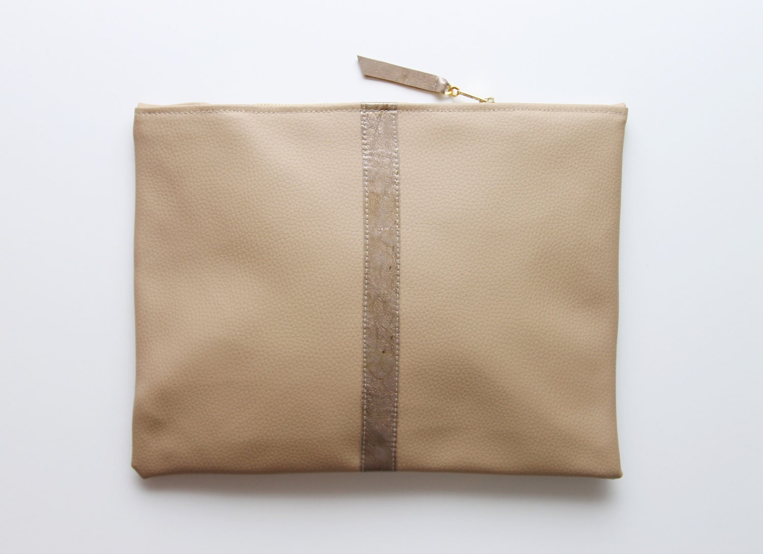 NEUTRAL/ Nude & Metallic clutch