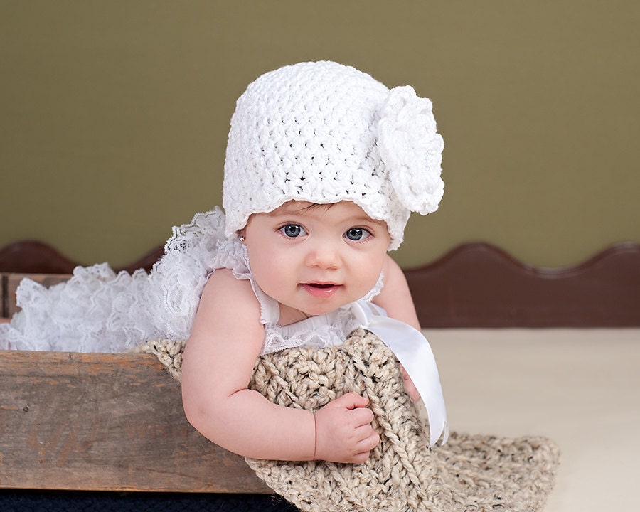 Baby Hat, 0 to 3 Month Baby Girl Flapper Beanie Baby Hat - White, Silver Crochet Flower Photography Prop Baby Hat for Baby Girls