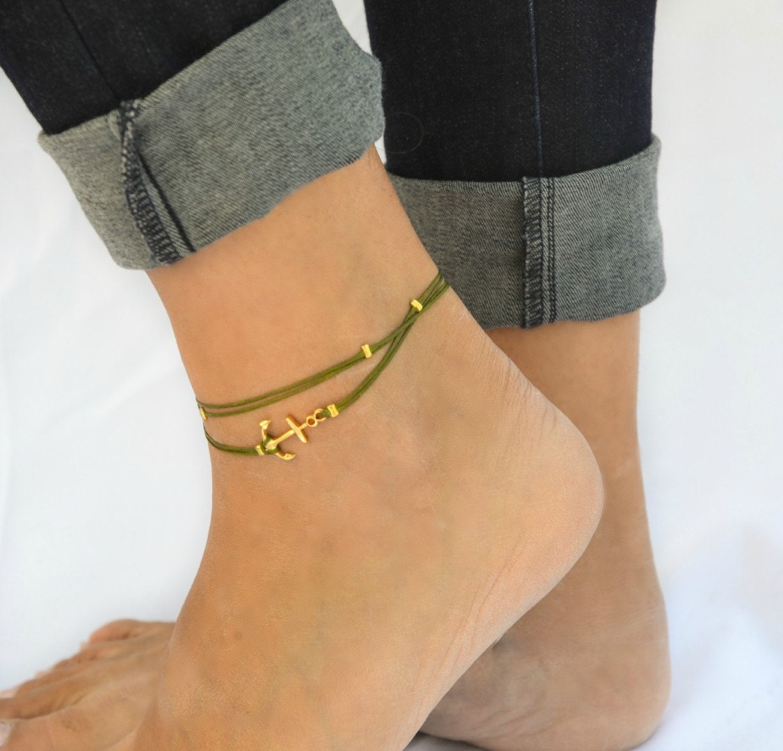 Anchor anklet, green dainty anklet with a gold anchor charm and beads, green ankle bracelet, gift for her, nautical, summer beach jewelry