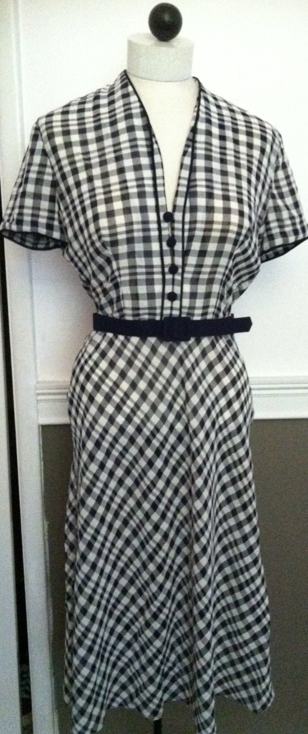 Vintage semi sheer white and blue checkered shortsleeve 1940s style dress with belt
