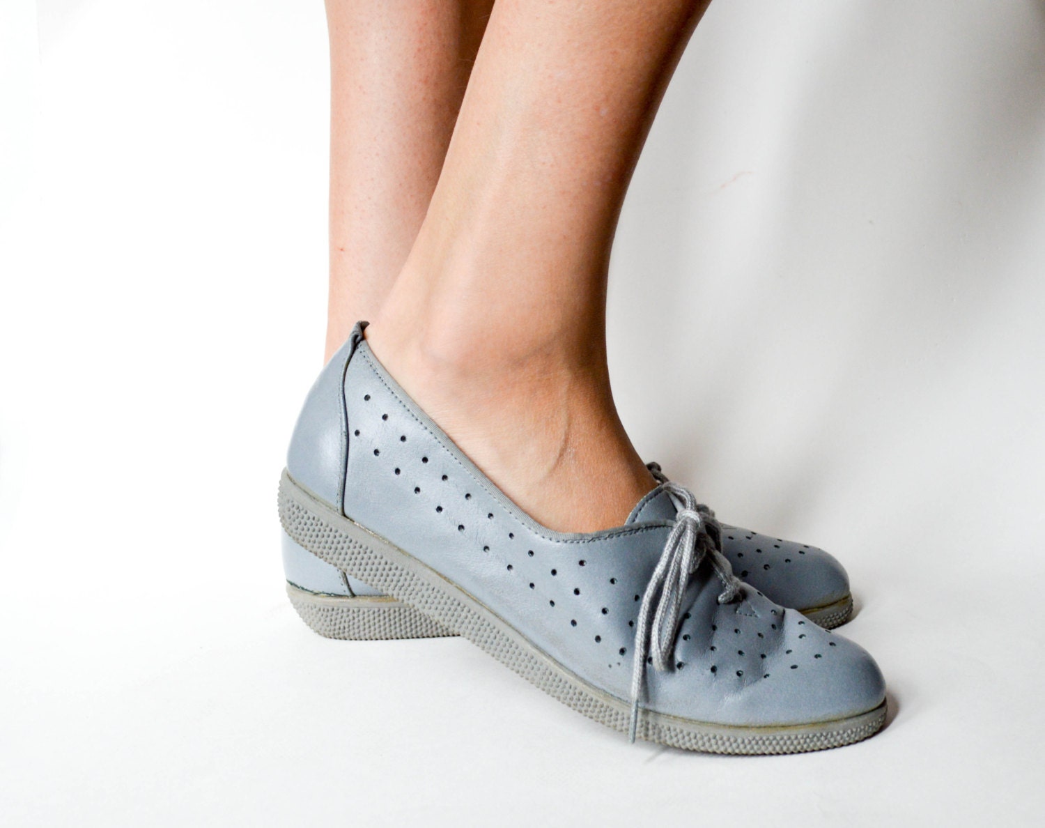 Womens Vintage Shoes: Gray Flats, Sneaker Shoes, Size 7 (6.5),  Oxfords, Lace-ups