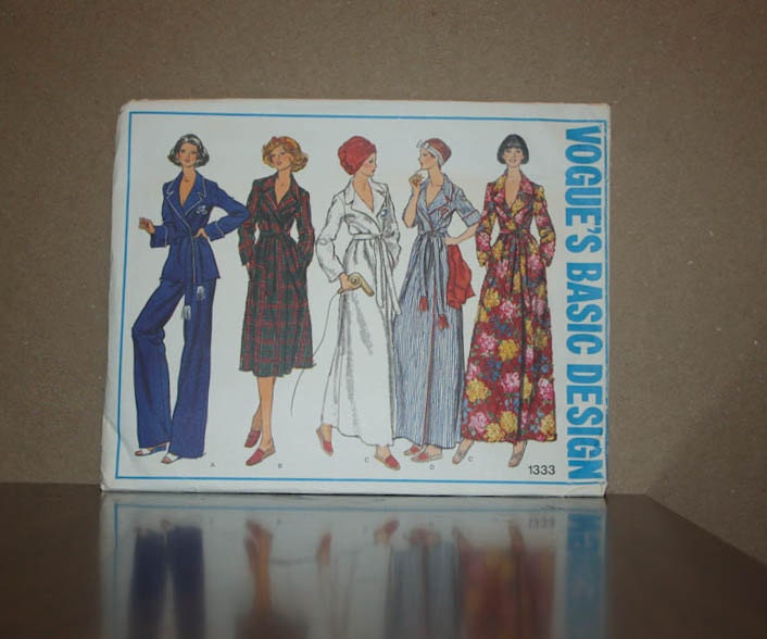 Vintage 1970's Vogue Basic Design Misses' Robe and Pants (FREE SHIPPING)