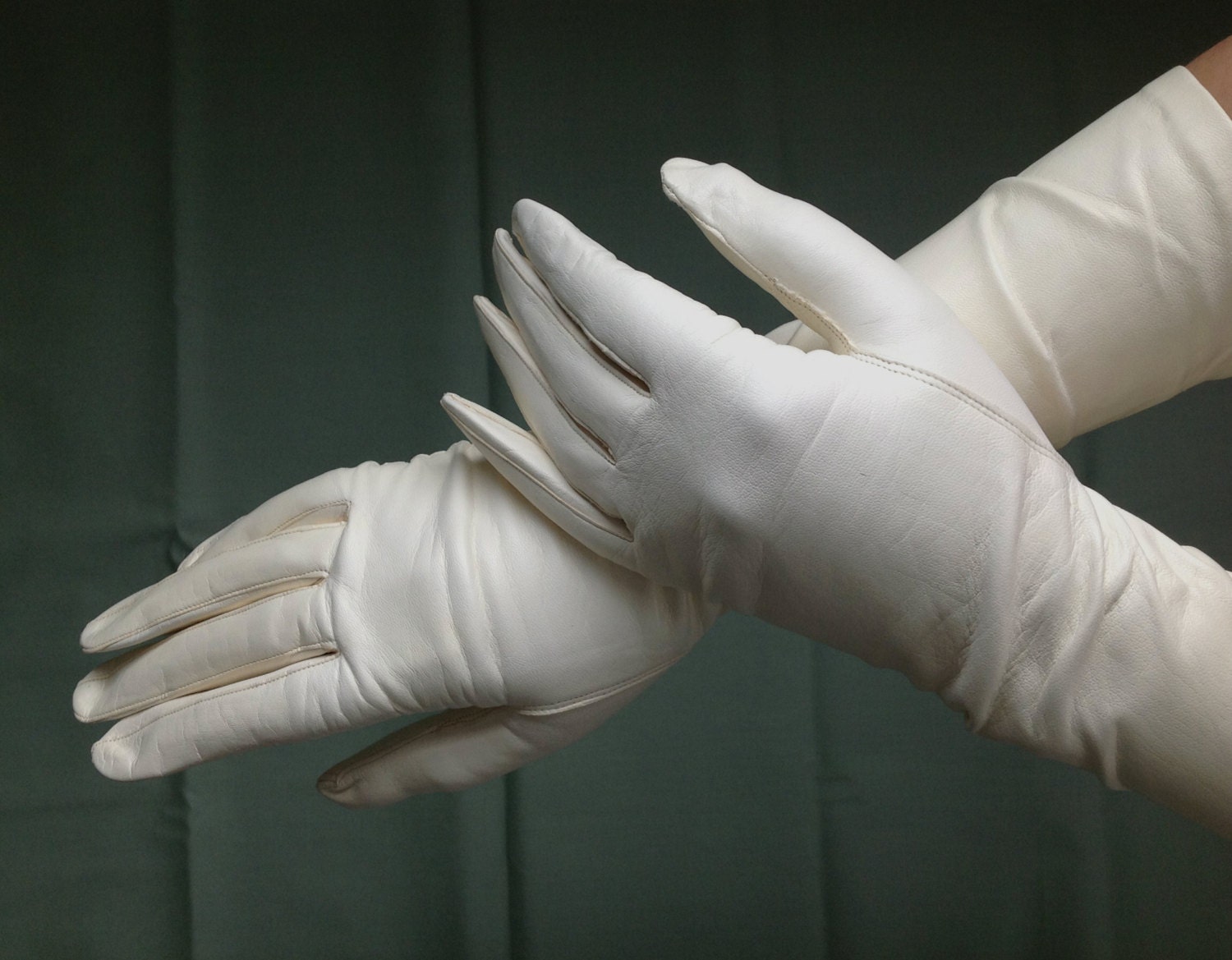 Vintage Van Raalte White Long Leather Gloves, Silk Lined Size 7 Table Cut