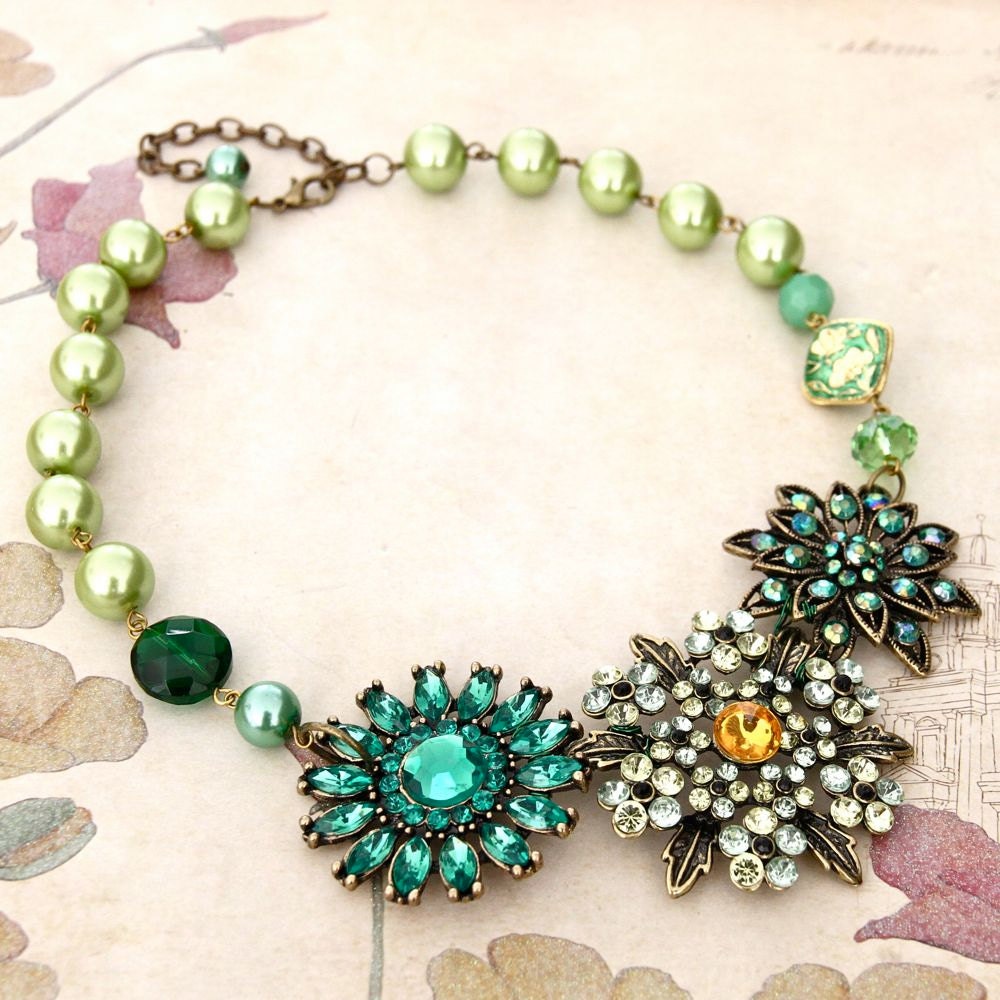 Green Statement Necklace Vintage Style Necklace Flower Necklace Beaded Necklace Pearl Necklace Bridesmaid Necklace Wedding Jewelry