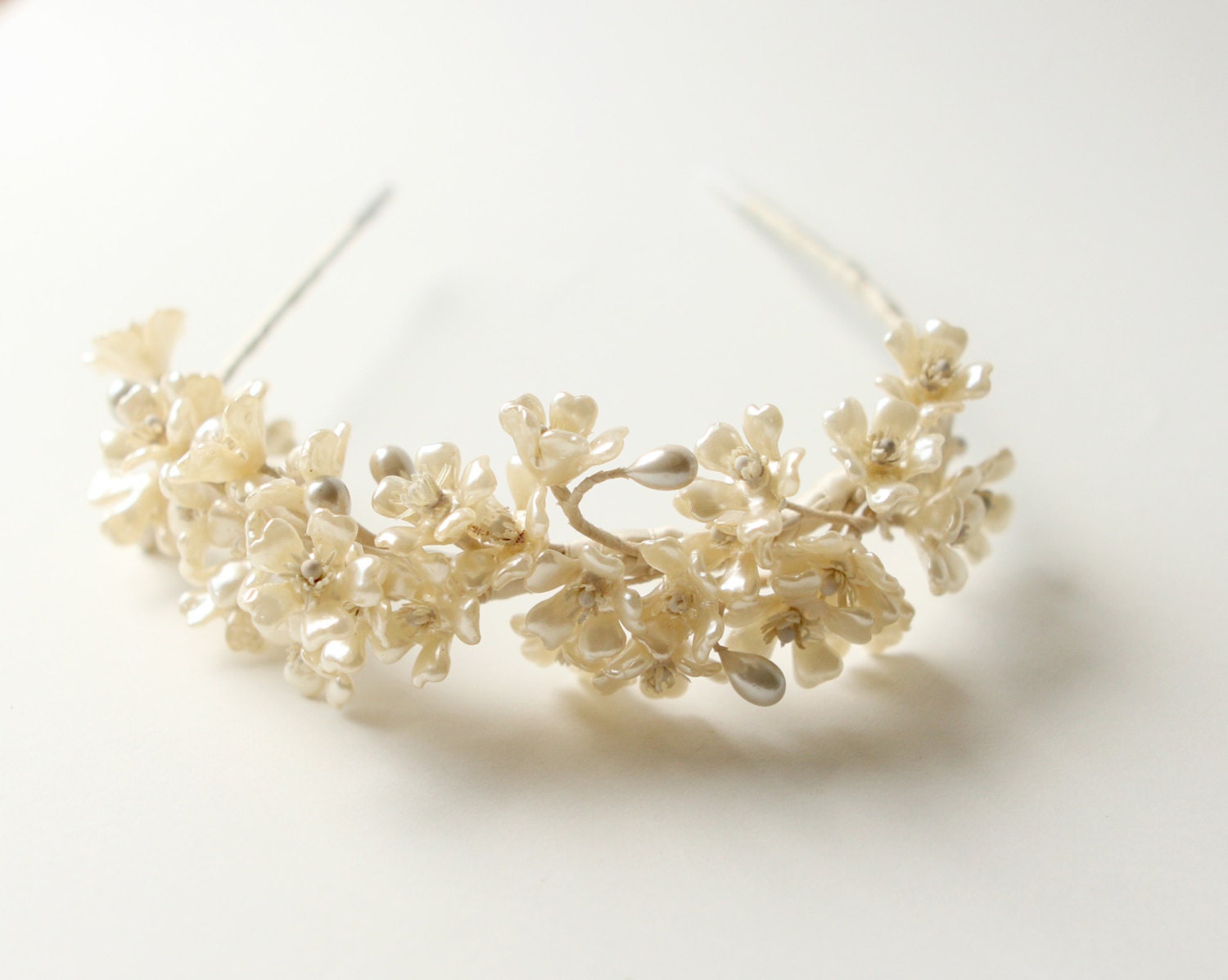 Bridal headband, Bridal crown, Vintage flowers, Ivory wedding head piece