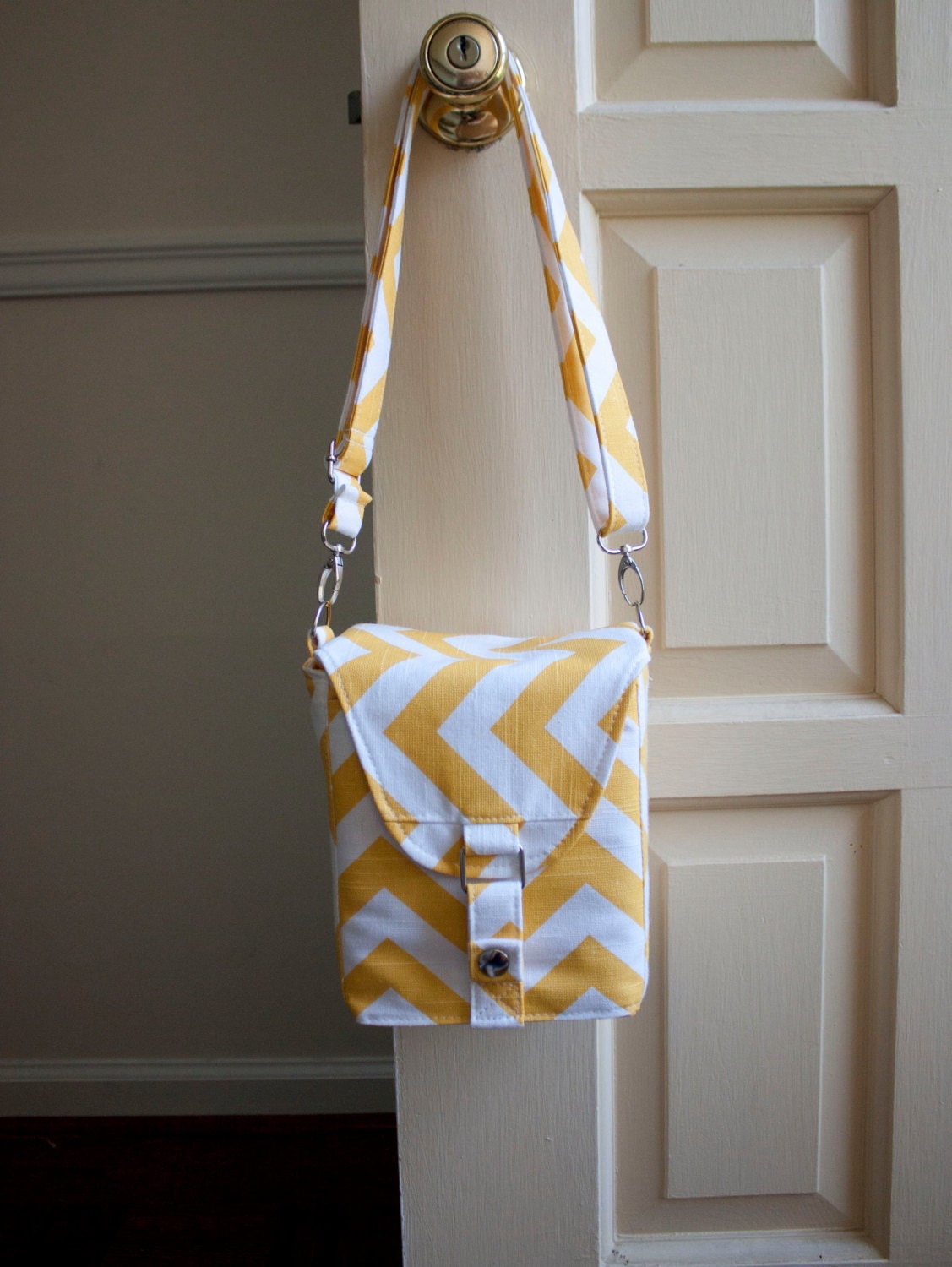 dslr camera bag // padded adjustable strap small camera bag // canon rebel bag // READY TO SHIP