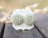 Cream Ivory Ecru Chrysanthemum Flower Earrings // Bridesmaid Gifts // Bridesmaid Earrings // Country Barn Wedding