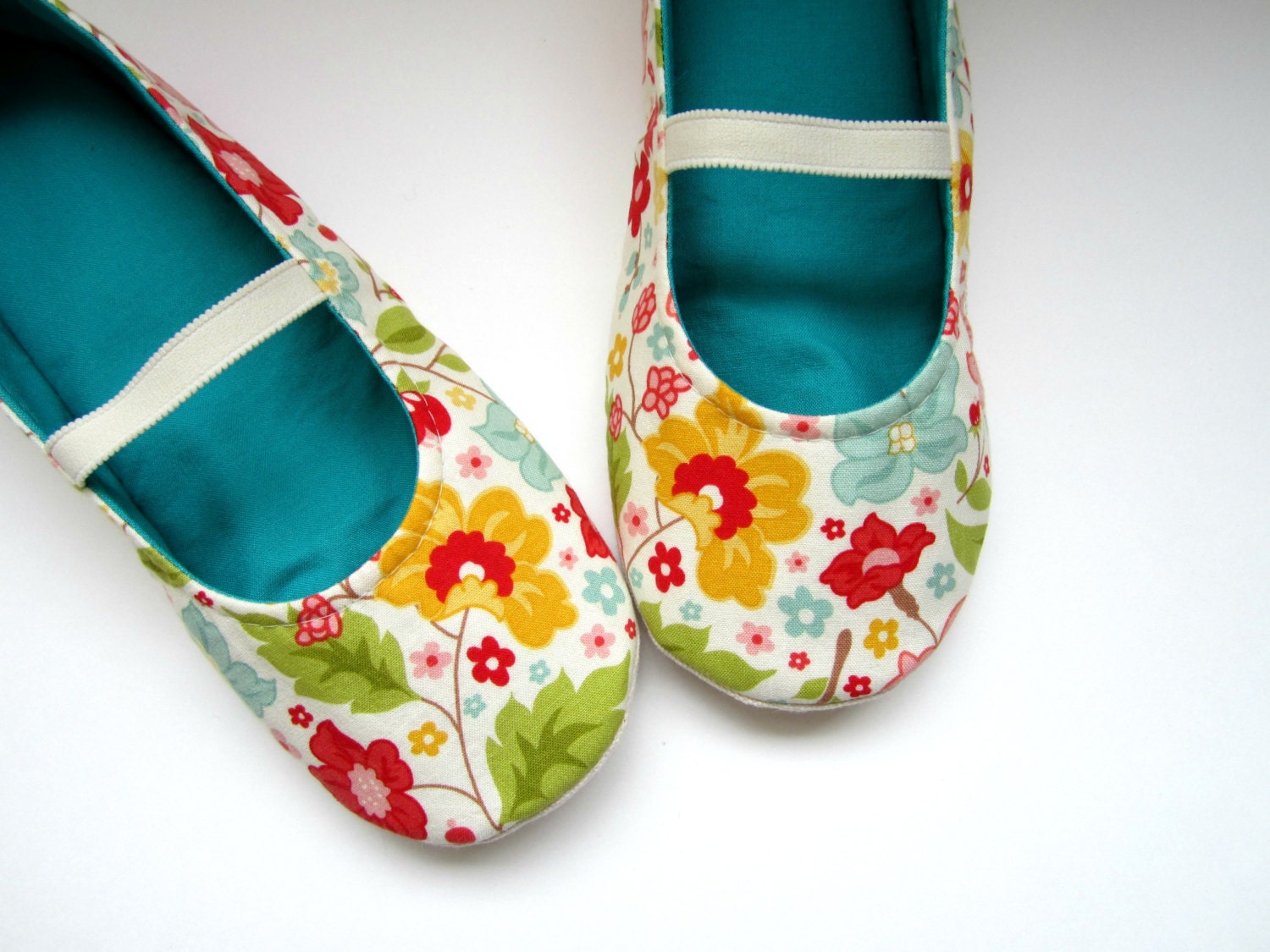 Women's Slippers - Red, Pink, and Jade Floral 'Moli-Jane' House Slippers